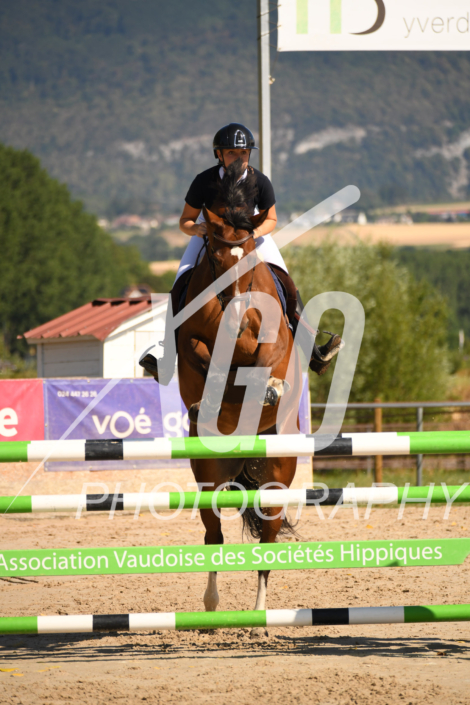 Laure Perrenoud_1714